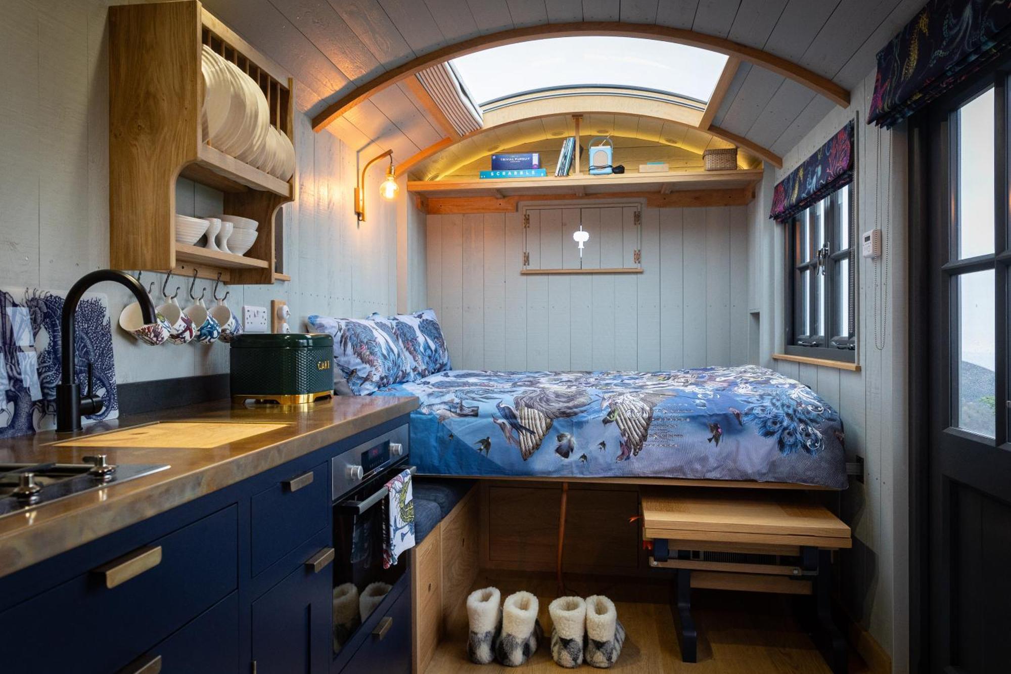 West Lyn Farm B&B And Shepherd Hut Линтън Екстериор снимка